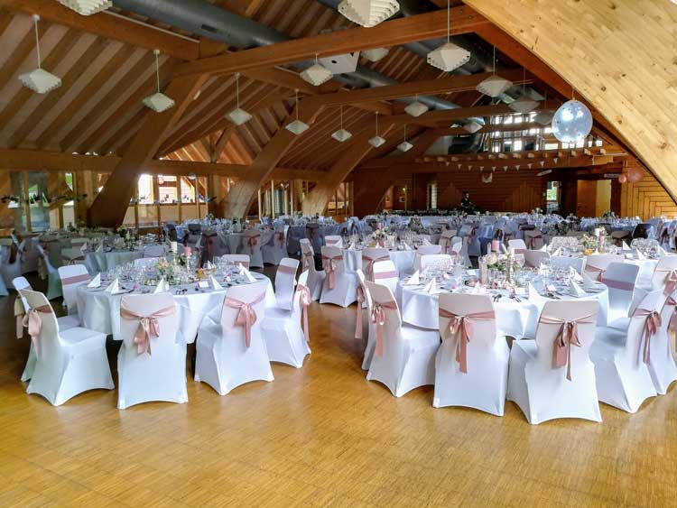 Eventhalle für Hochzeit